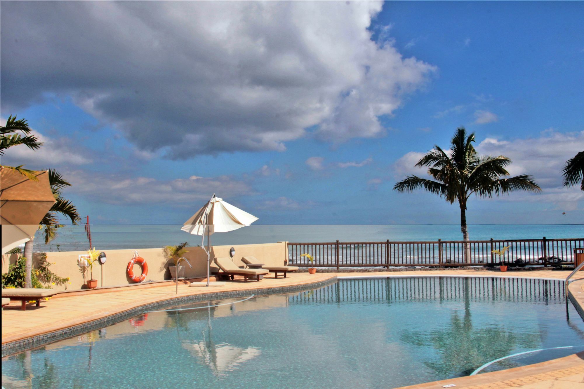 Sunset Reef Resort&Spa Pointe aux Piments Exterior foto